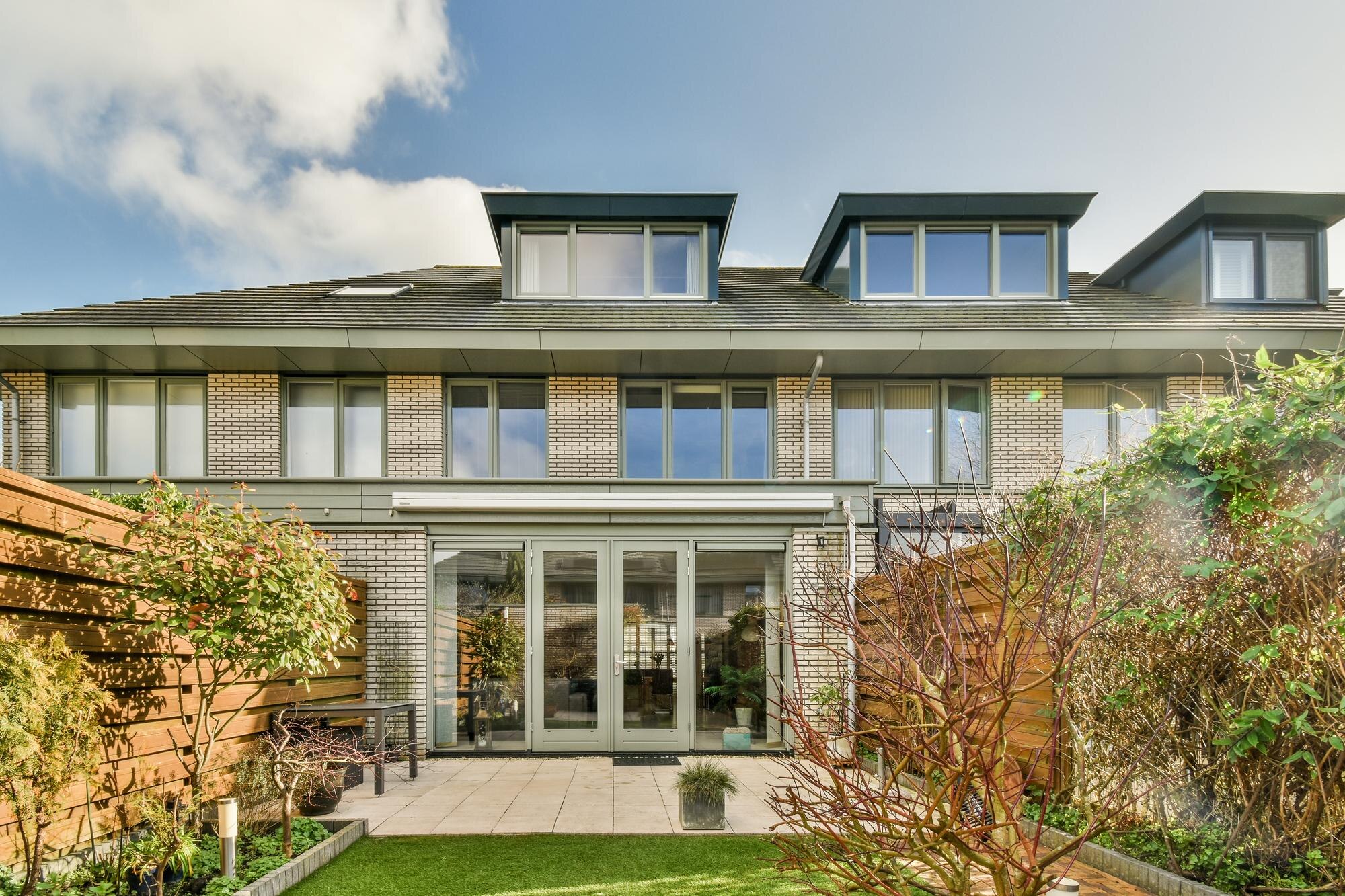 Debunking Energy Efficiency Myths: The Truth About Window Replacement