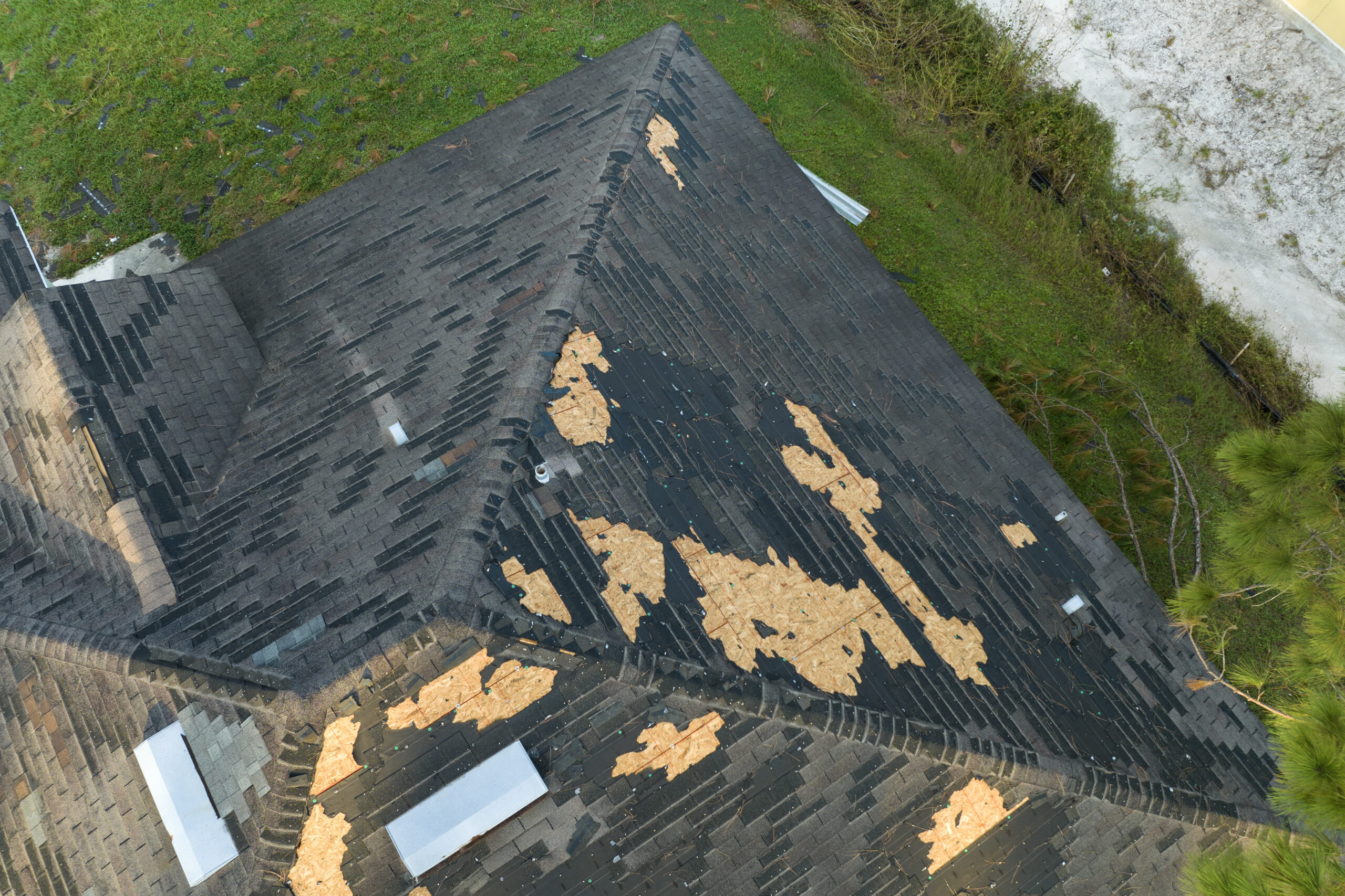 Mastering the Maze: Navigating Insurance Claims for Roofing Damage