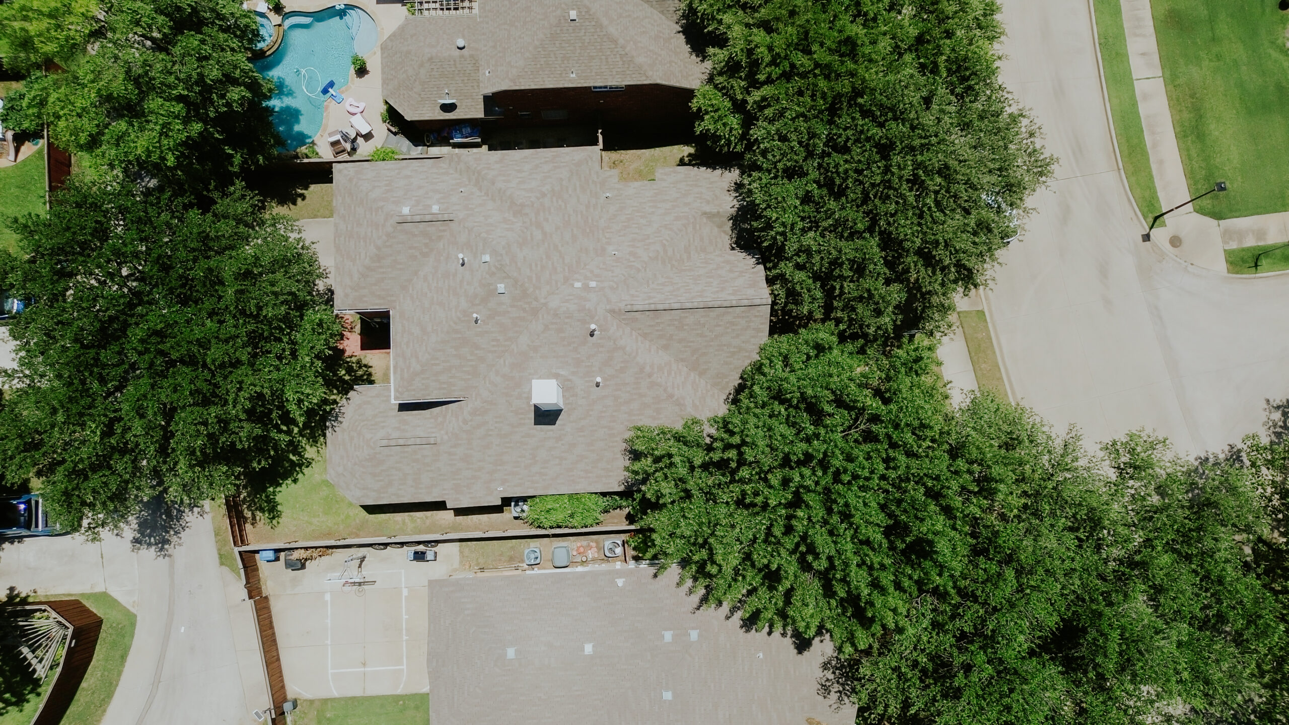 Unlock the Secret to a Long-Lasting Roof: The Importance of Regular Maintenance